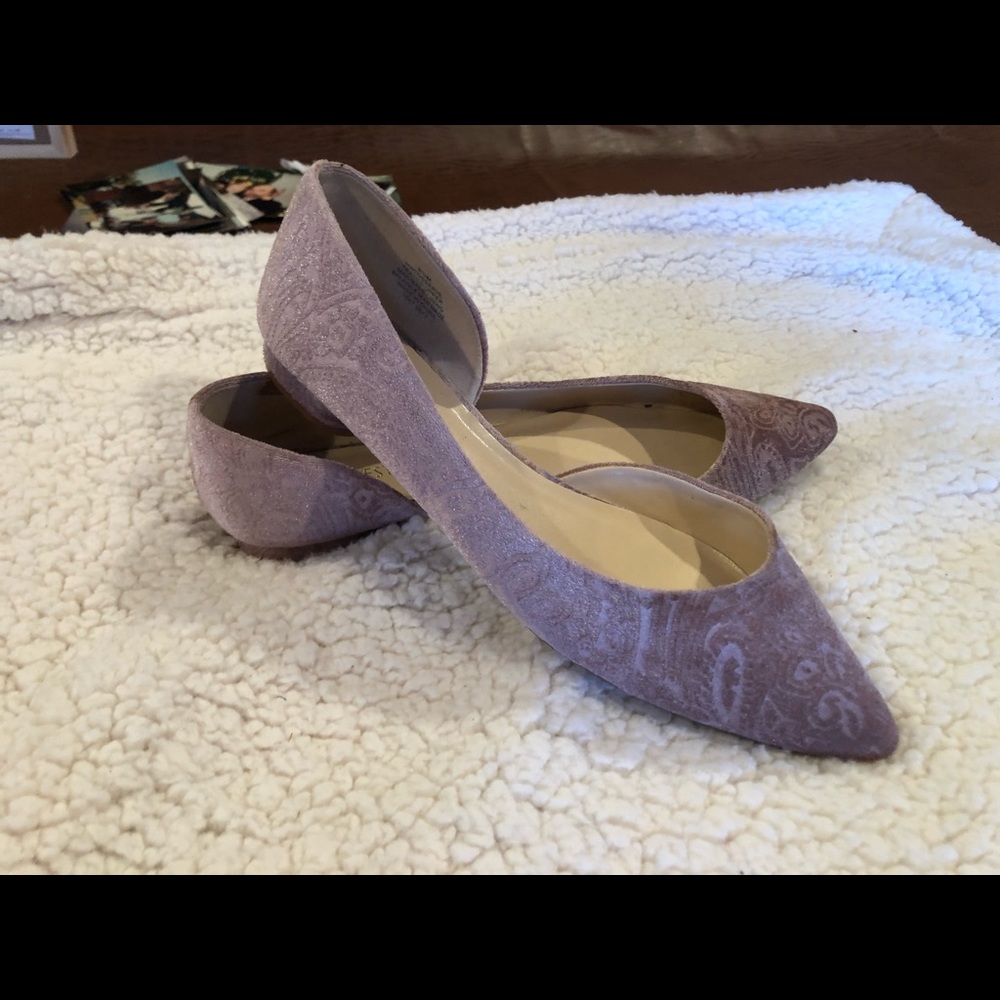 4/$25 ~ 
PALE PINK PAISLEY NINE WEST FLATS